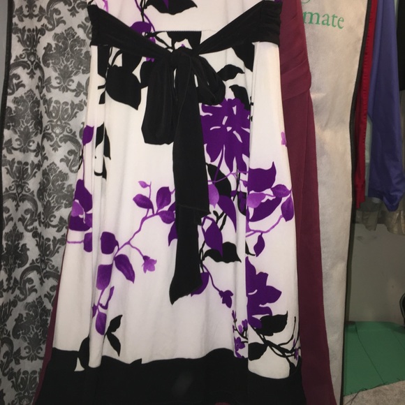 Dress - Picture 2 of 2